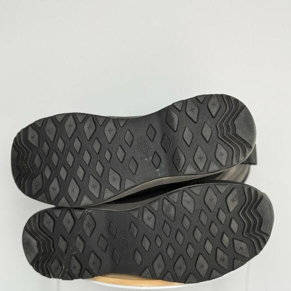 UGG Women's Adirondack III Boot Wool Insulation Womens Size 7 Black - Picture 9 of 9